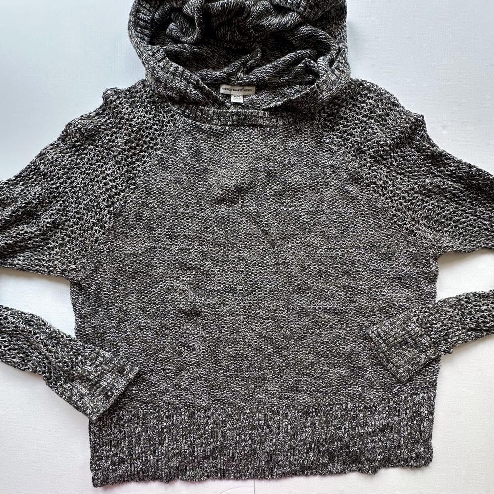 American Eagle grey long sleeve hooded knit sweater women’s medium soft